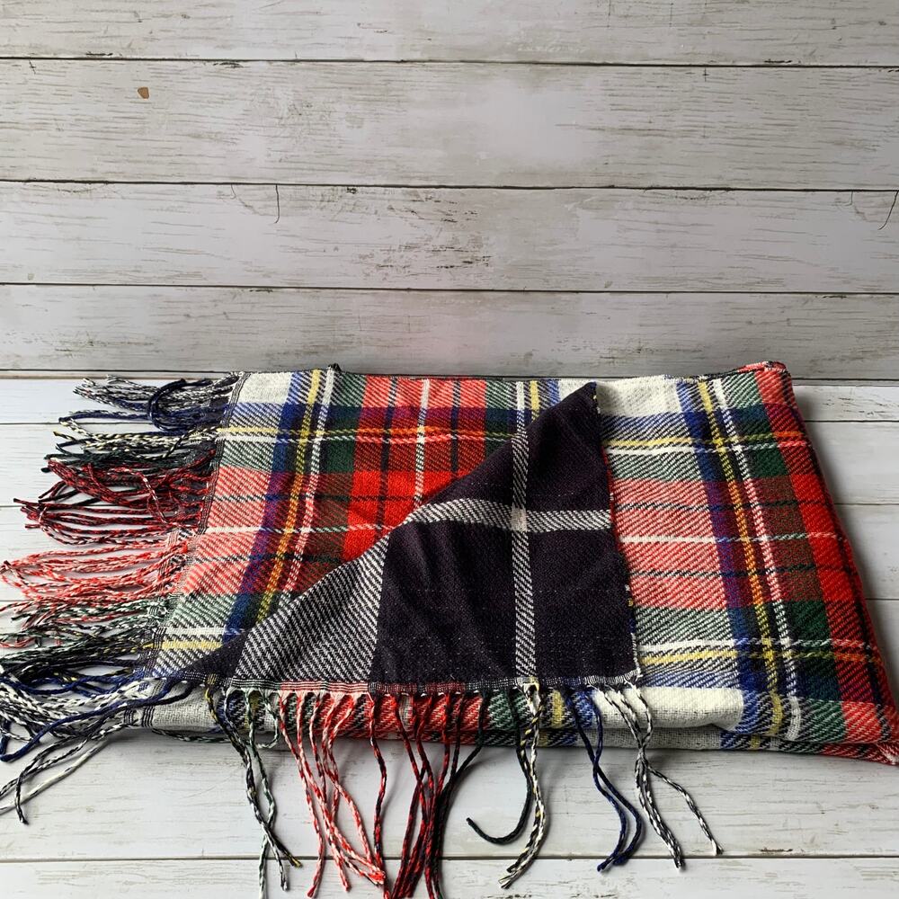 5/$25 NWT Tasha Plaid Blanket Scarf in Red‎
